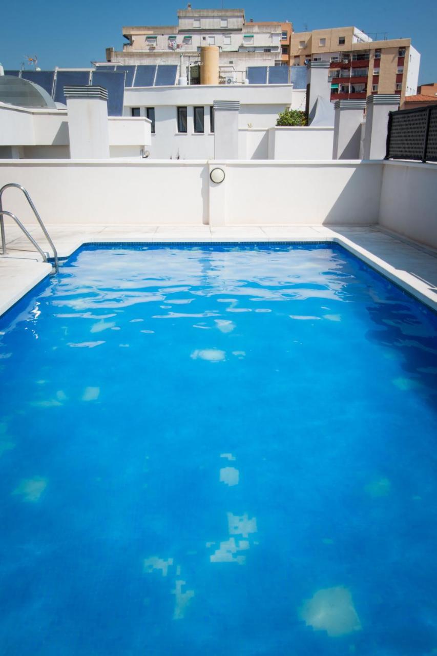 Holidays2Malaga Refino Pool And Parking Exterior photo